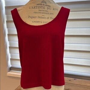 137. St John essentials by Marie Gray Red Sleeveless knit Top size medpre owned